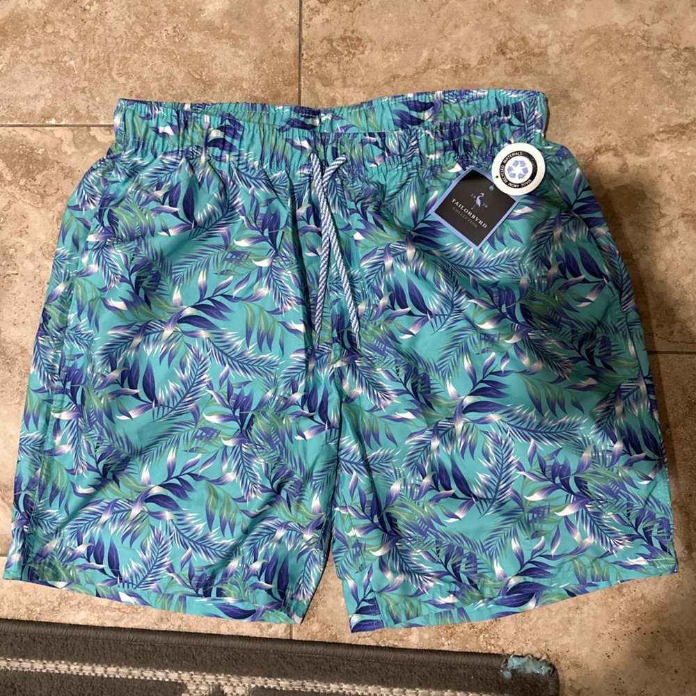 NWT Men’s Tropical Print Swim Trunks – Size M